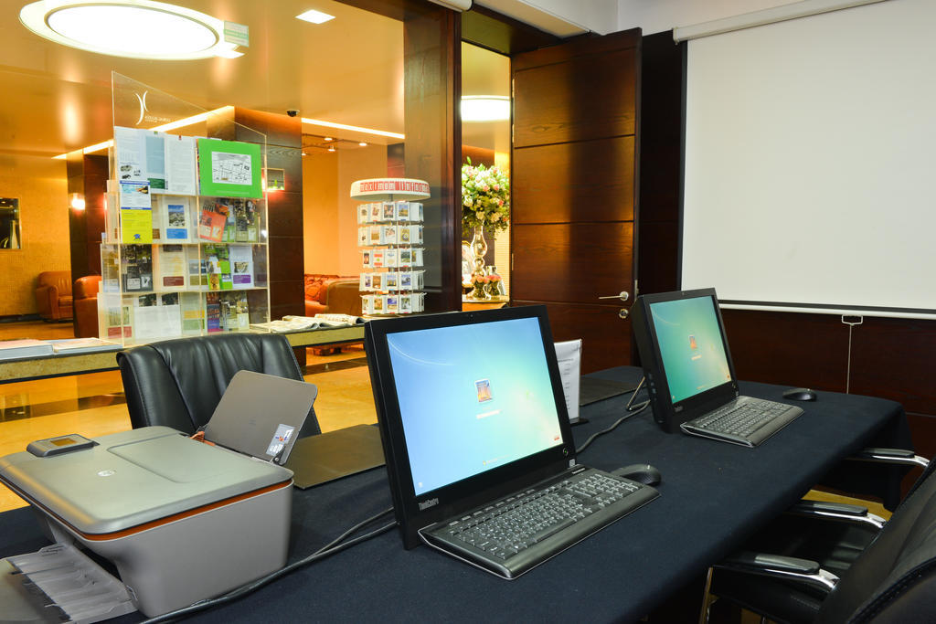 Coral Beirut Al Hamra Hotel Luaran gambar