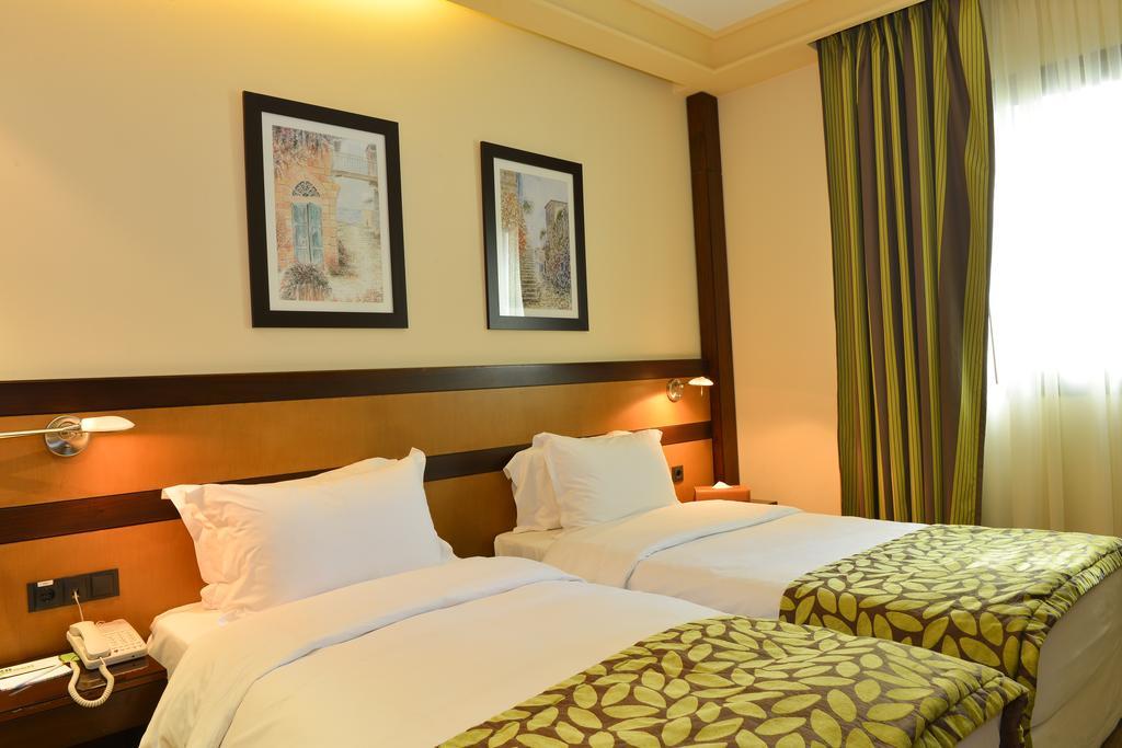 Coral Beirut Al Hamra Hotel Luaran gambar