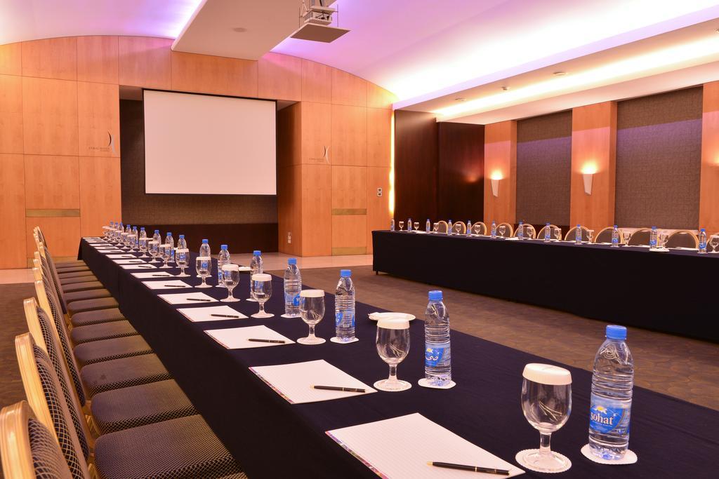 Coral Beirut Al Hamra Hotel Luaran gambar