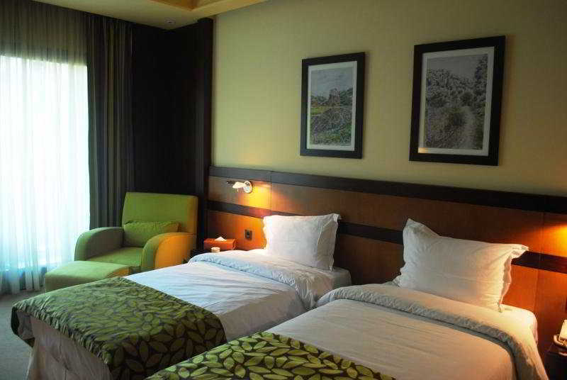 Coral Beirut Al Hamra Hotel Luaran gambar