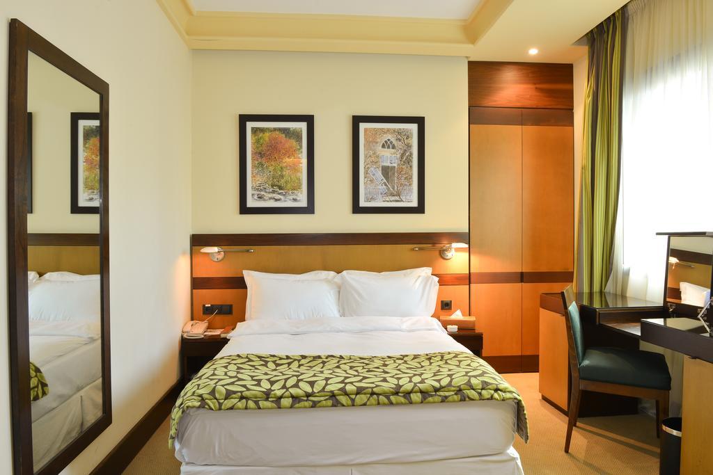 Coral Beirut Al Hamra Hotel Luaran gambar