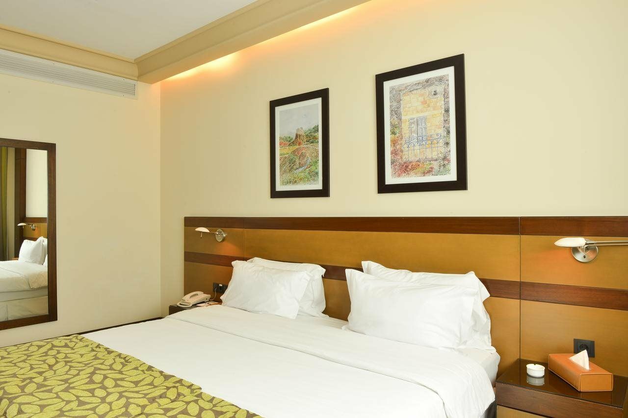 Coral Beirut Al Hamra Hotel Luaran gambar